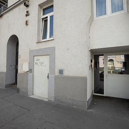 Spacious Apartment With Huge Shared Terrace And Grill Located Between City Centre And Donau River Wien Exterior foto