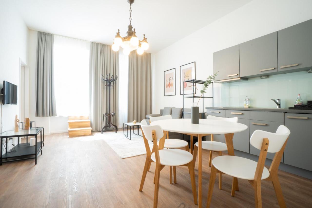Spacious Apartment With Huge Shared Terrace And Grill Located Between City Centre And Donau River Wien Exterior foto