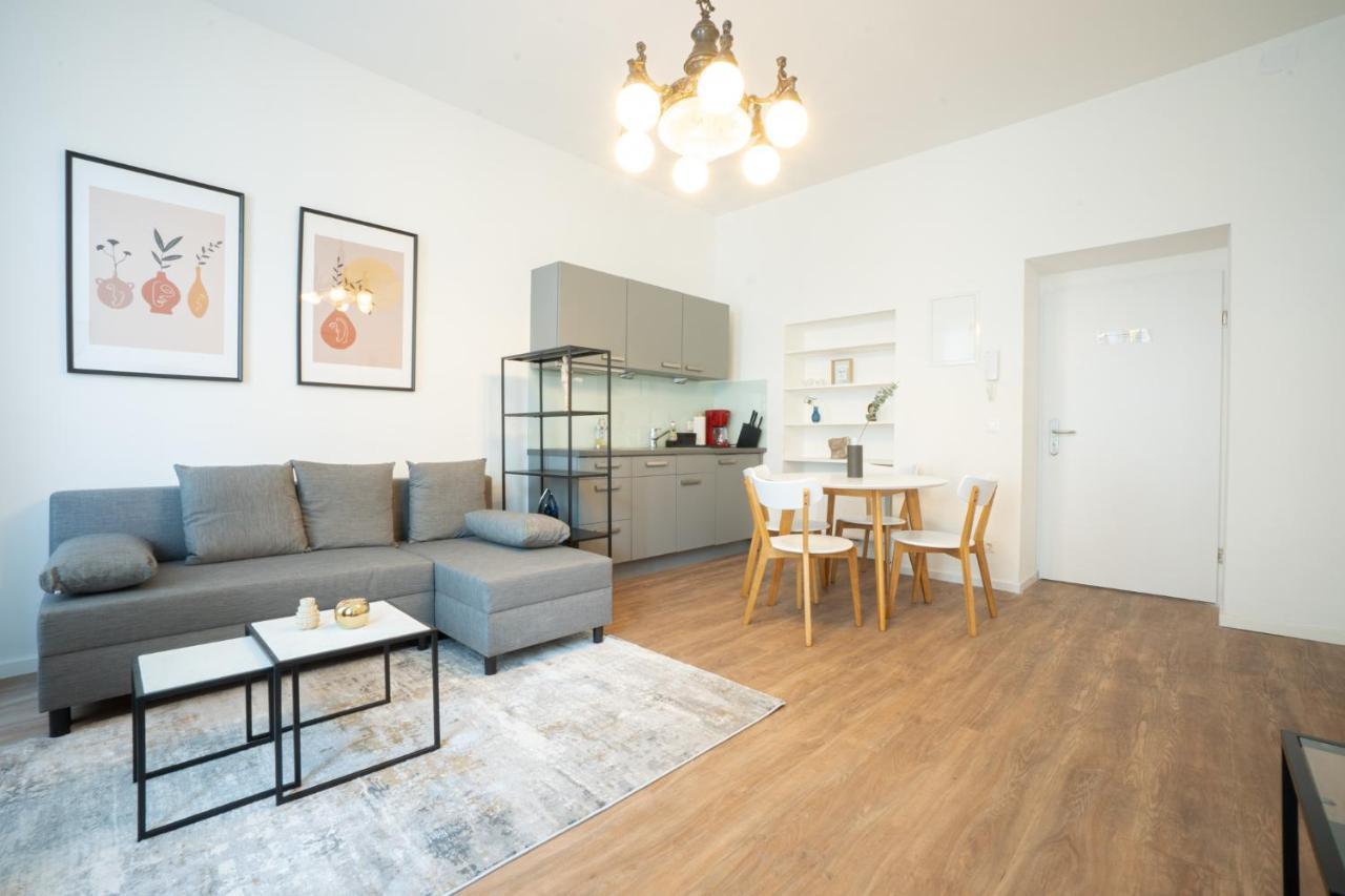Spacious Apartment With Huge Shared Terrace And Grill Located Between City Centre And Donau River Wien Exterior foto