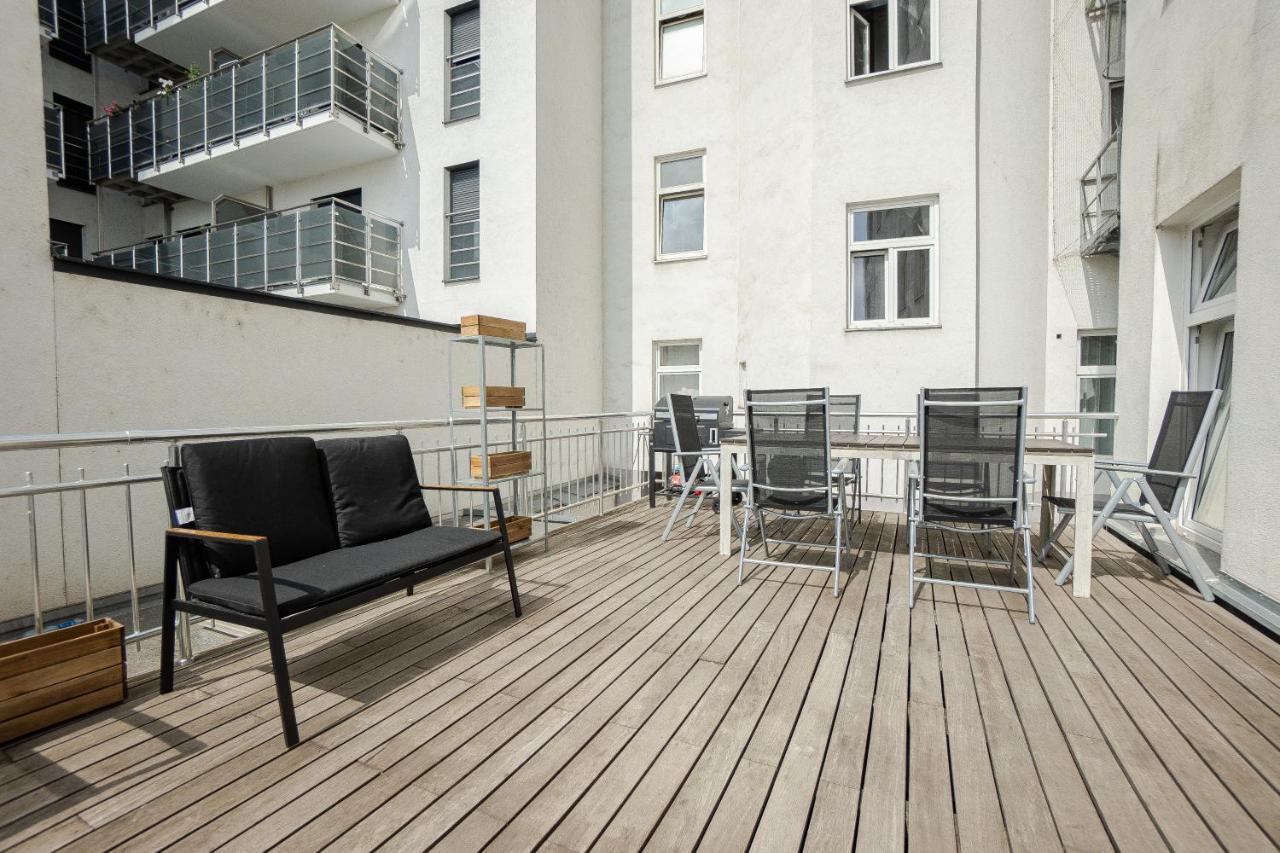 Spacious Apartment With Huge Shared Terrace And Grill Located Between City Centre And Donau River Wien Exterior foto