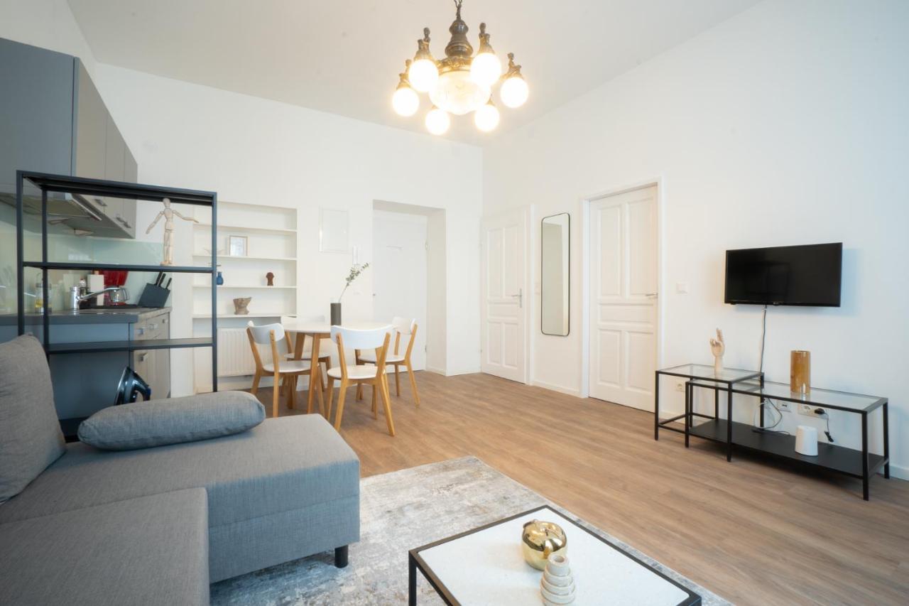 Spacious Apartment With Huge Shared Terrace And Grill Located Between City Centre And Donau River Wien Exterior foto
