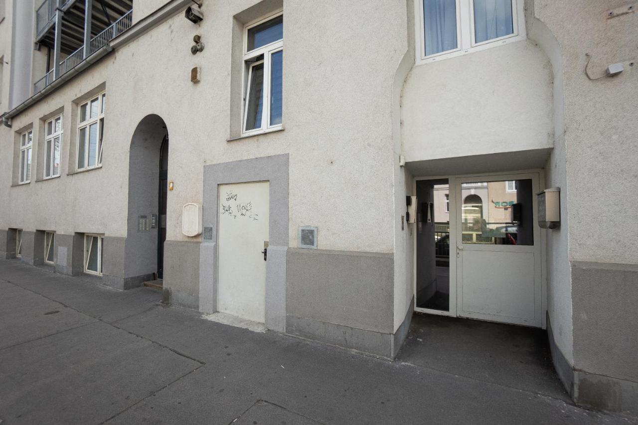 Spacious Apartment With Huge Shared Terrace And Grill Located Between City Centre And Donau River Wien Exterior foto